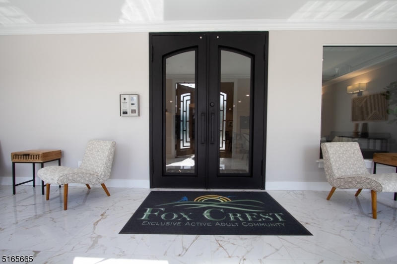 213 Fischer Ct 206