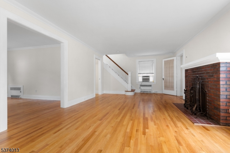 144 Irving Pl