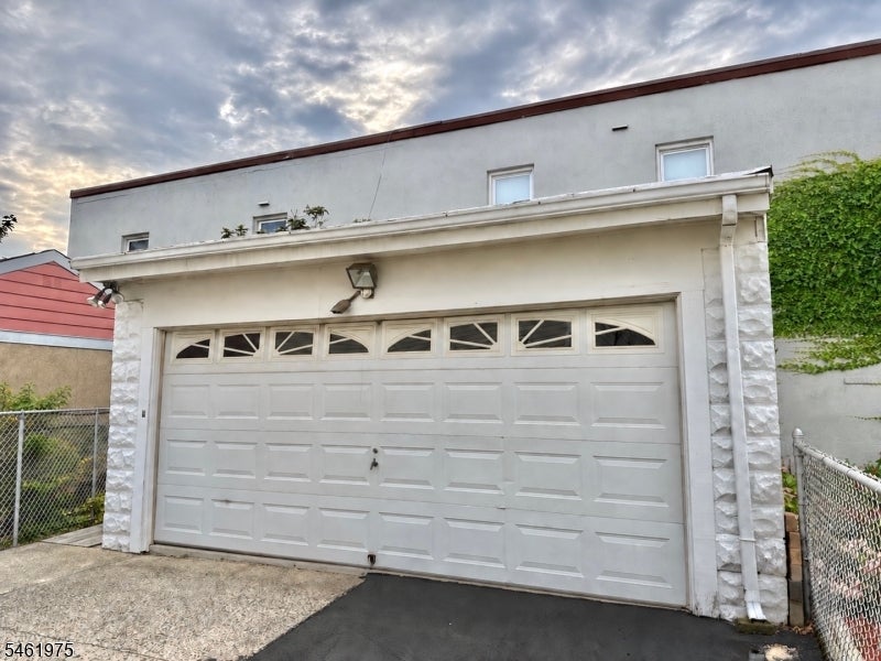53 Garrison St