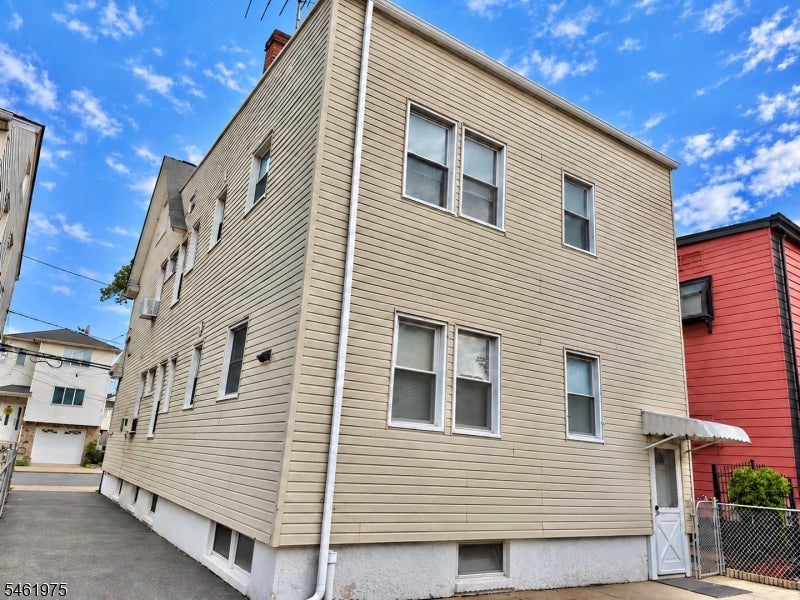 53 Garrison St