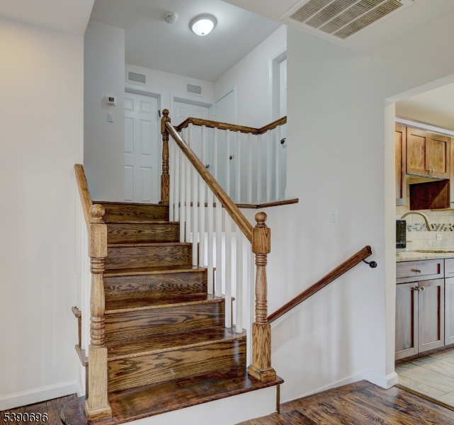 819 Ridgewood Rd