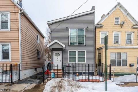 853 Rebecca Pl Elizabeth City NJ 07201