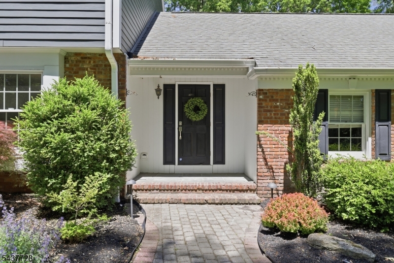 70 High Oaks Dr