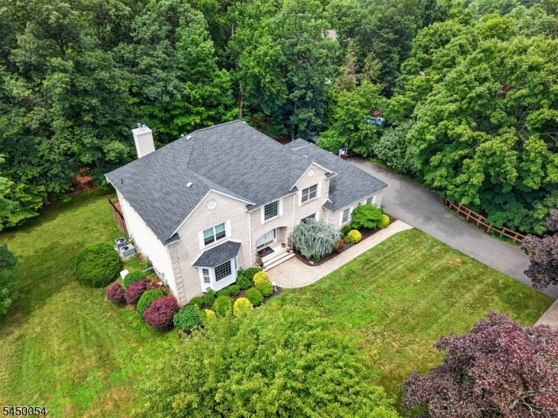 22 Jarombek Dr