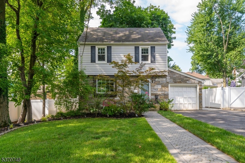 1370 Beverly Rd