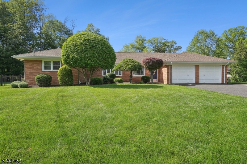 7 Dells Dr