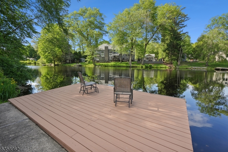 7 Dells Dr