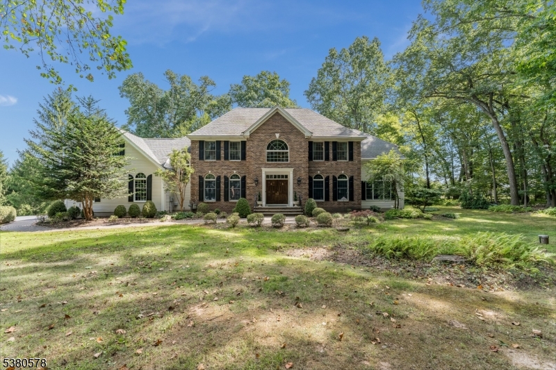 5 Wood Hollow Dr