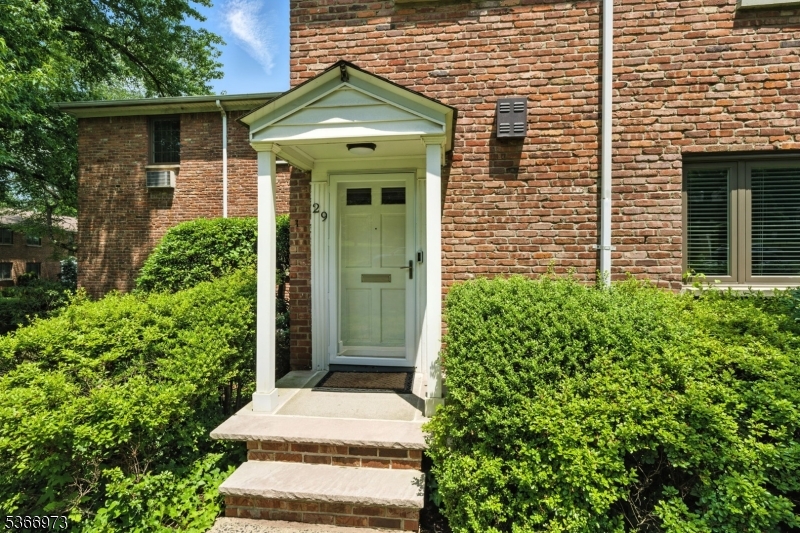 29 Troy Dr