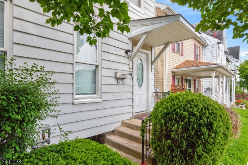 59 Railroad Ave