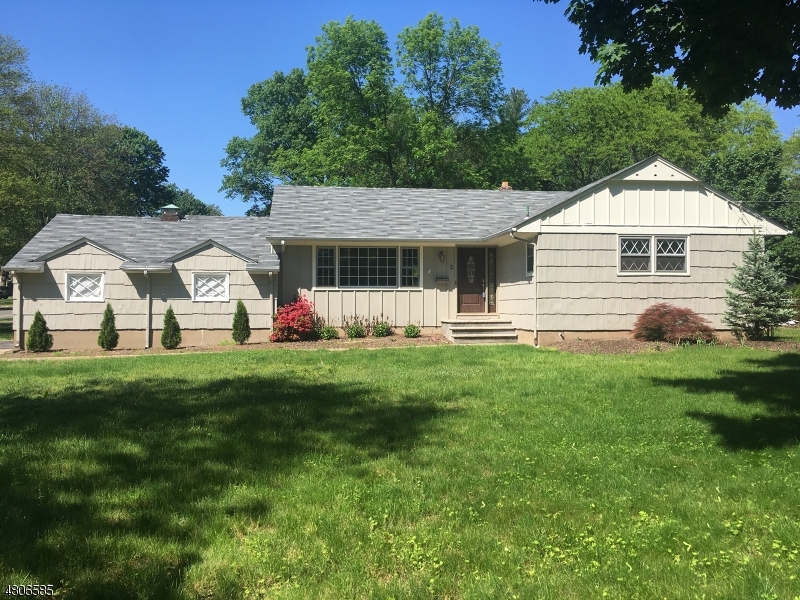 2 Briarwood Rd