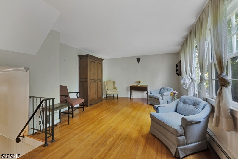 6 Armstrong Ave