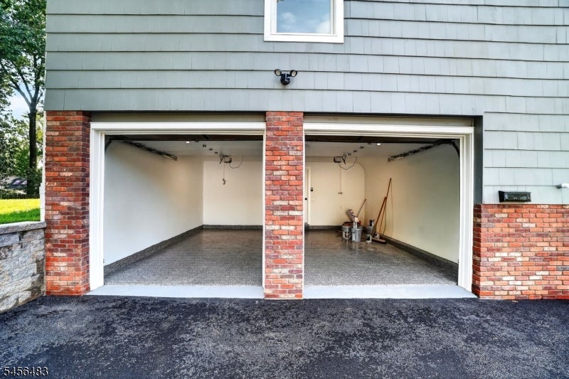 910 Minisink Way