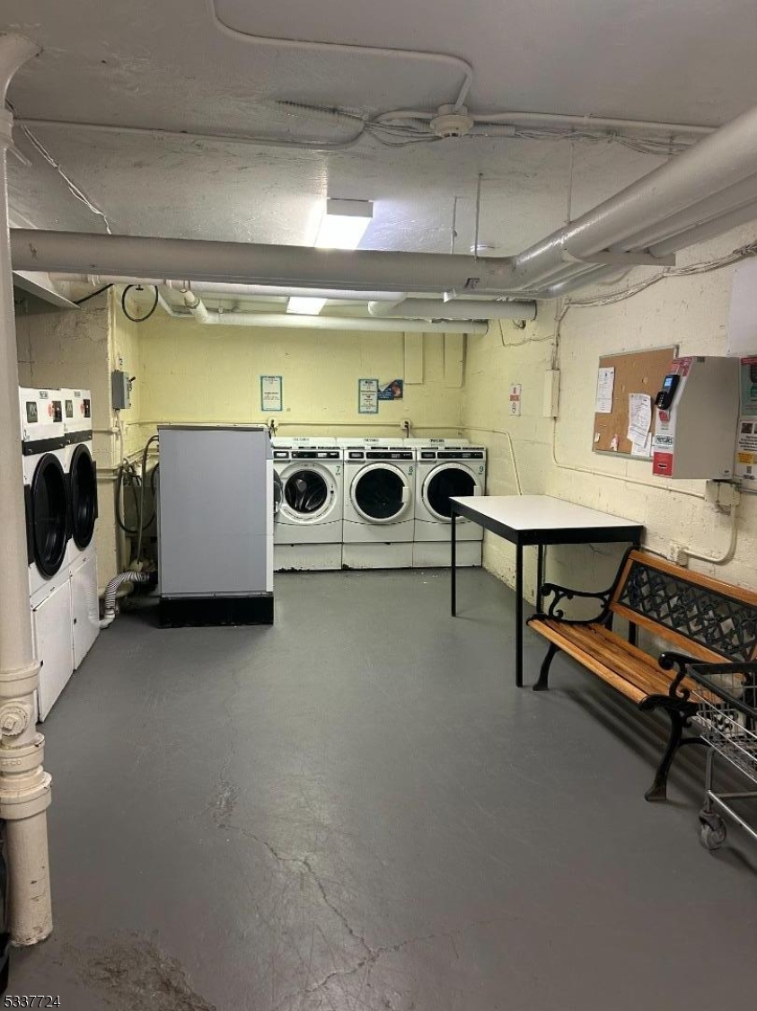 2329 Hudson Terrace C13