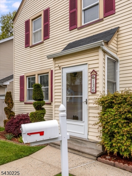 136 Sunset Ave