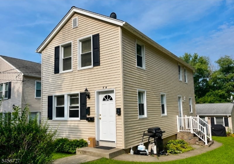 96 Burnet Rd