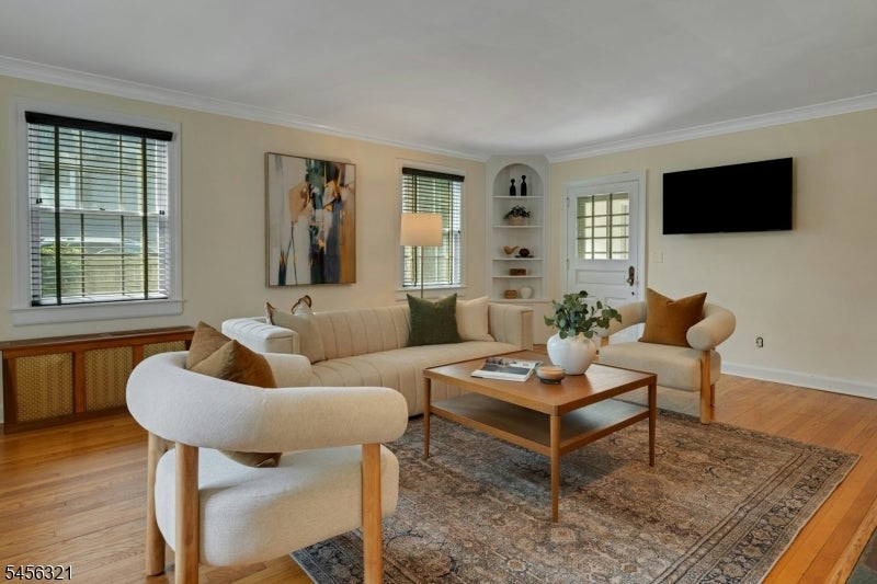 12 Hillside Ave