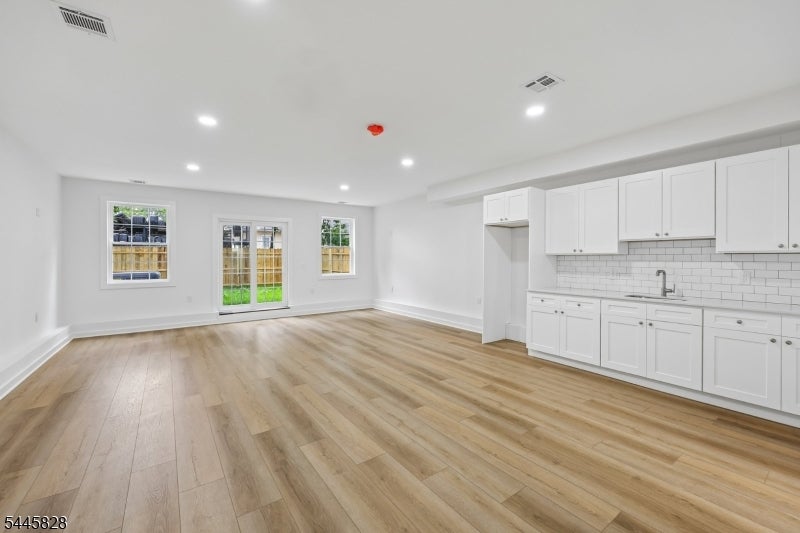 7 Terrace Pl
