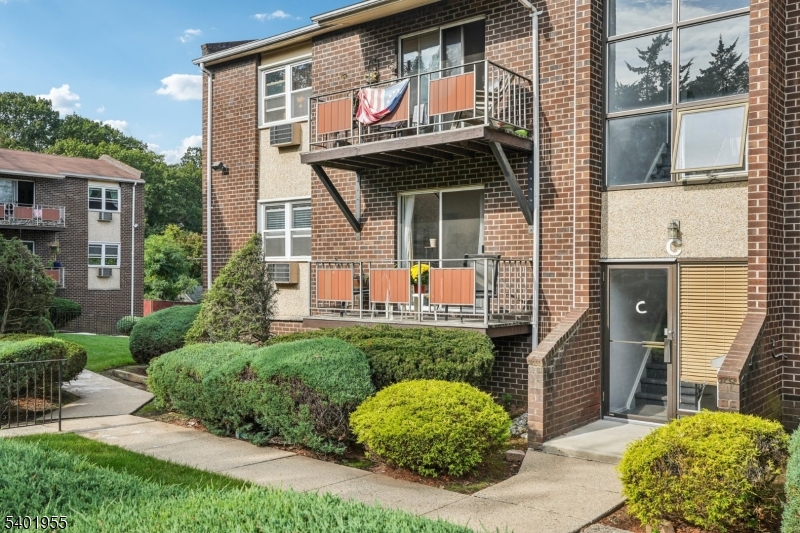 421 Bloomfield Ave C1