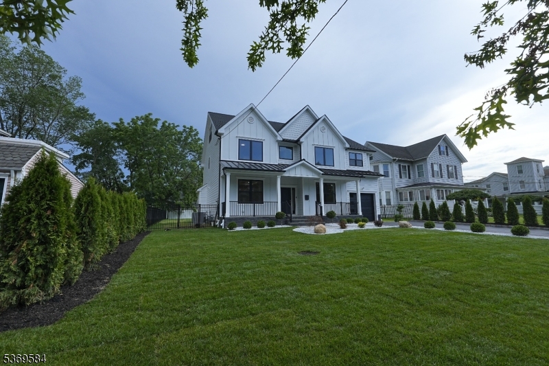 352 Woodland Rd