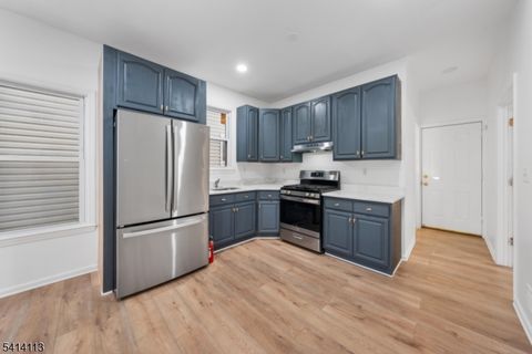 213 N Park St East Orange City NJ 07017