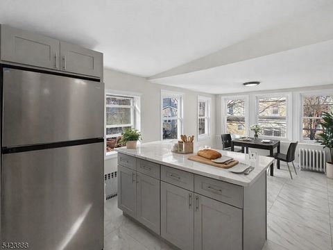 123 Steuben St East Orange City NJ 07018