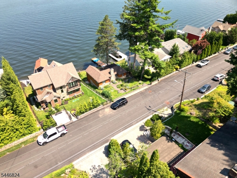 21 Maple Pkwy