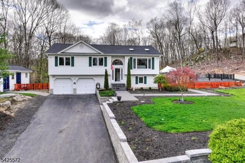 61 Lakeside Dr NW Vernon Twp. NJ 07461