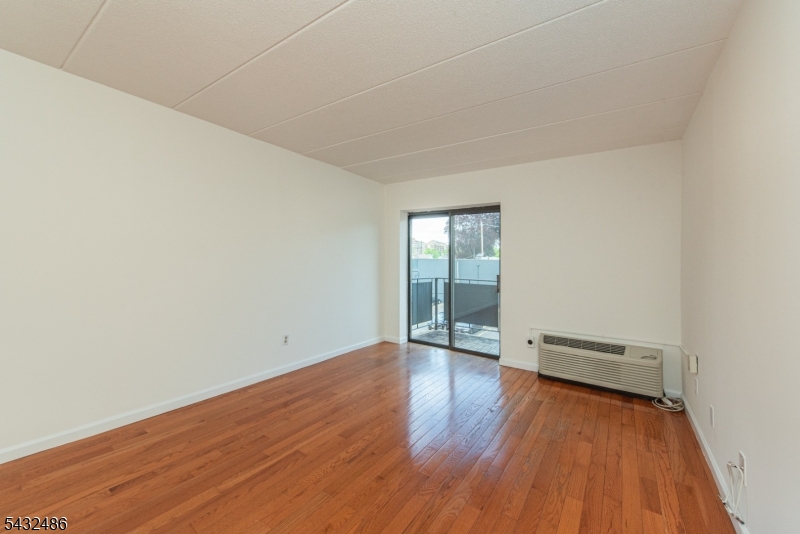 5 Linden St 3J