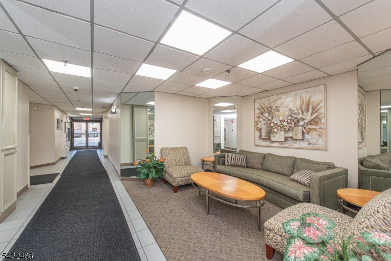 5 Linden St 3J