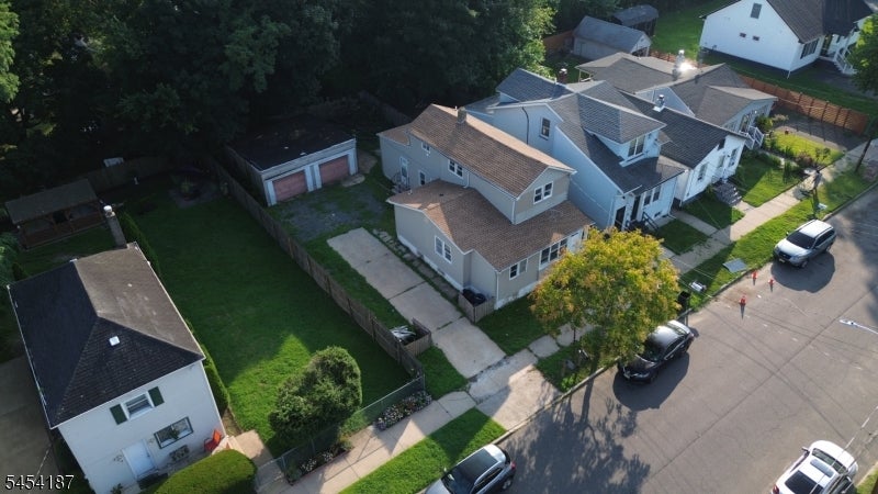 229 Parkinson Ave