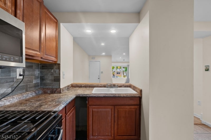 229 Parkinson Ave