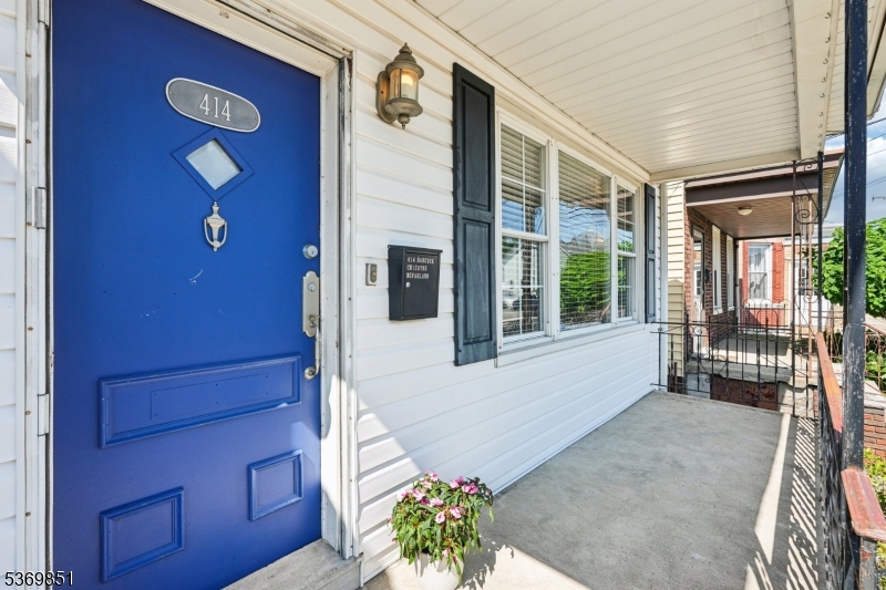 414 Hancock Pl