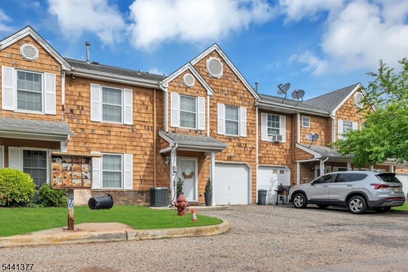 19 Delavan Ct