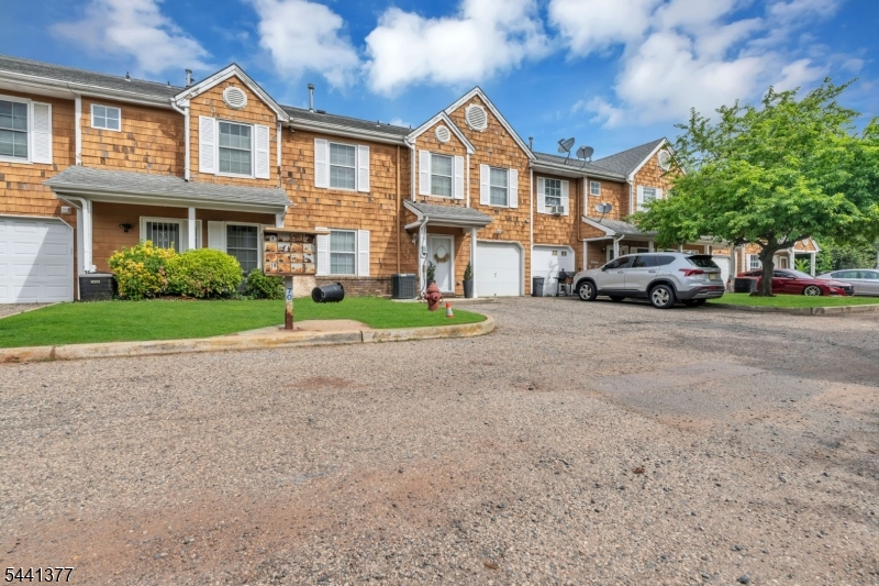 19 Delavan Ct