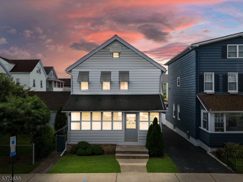 32 Major St
