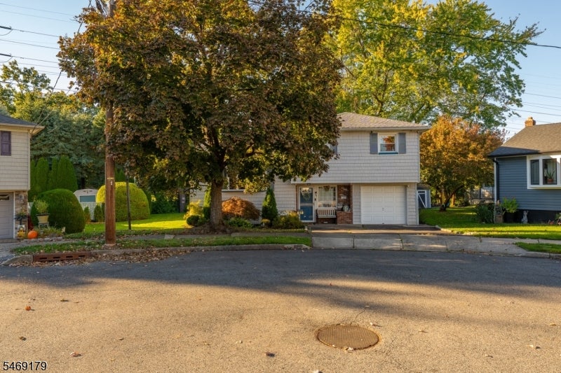 68 Carrie Ct