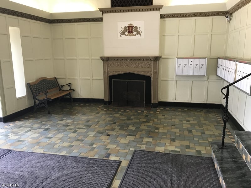 503 Carleton Rd 406