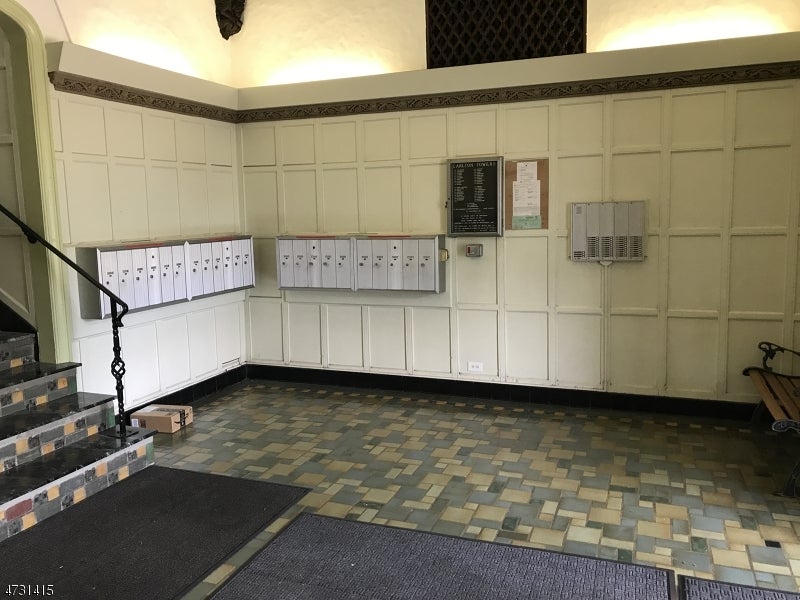 503 Carleton Rd 406