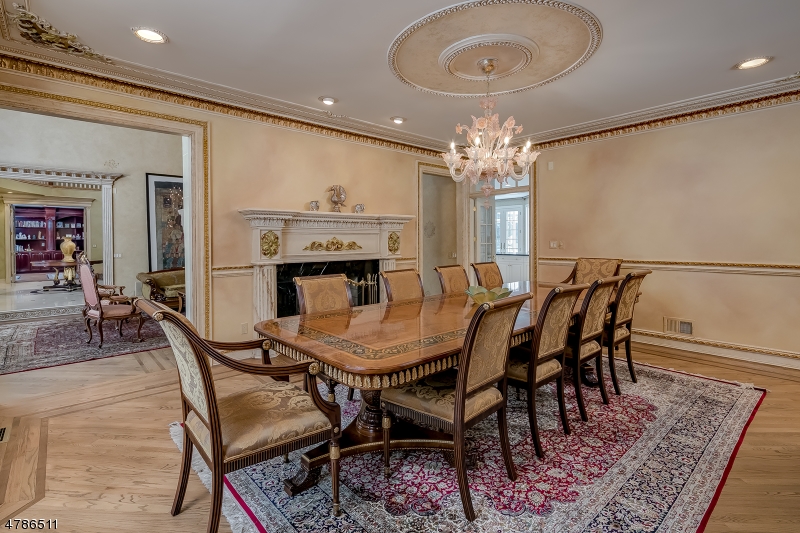 5 Queens Ct