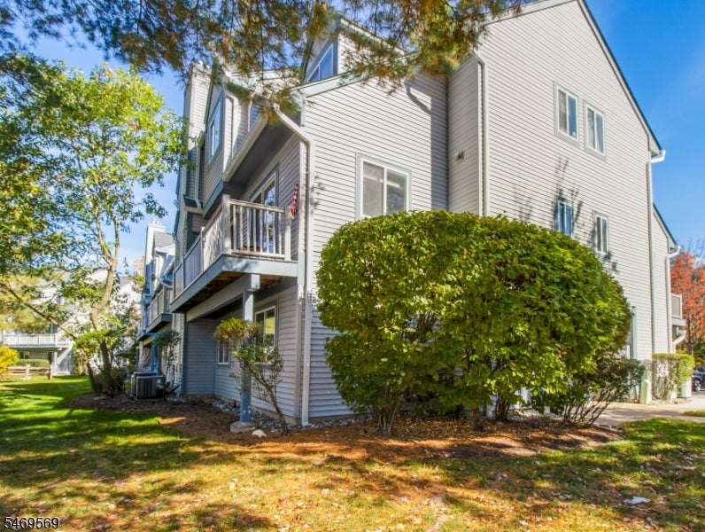 118 Woods Edge Dr