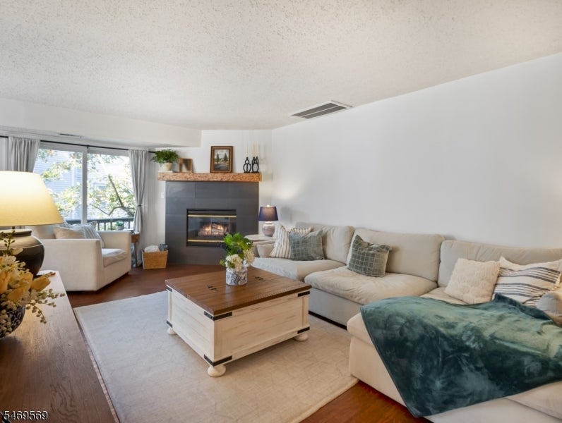 118 Woods Edge Dr