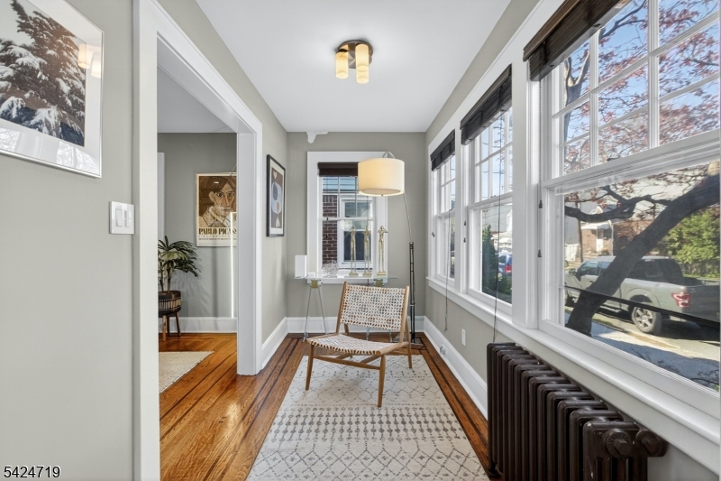 13 Front St