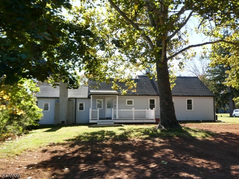 81 Amwell Road