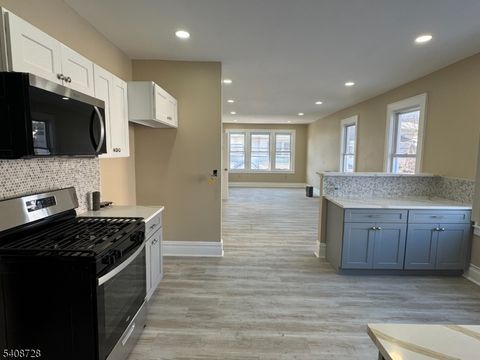 56 Smith Newark City NJ 07106