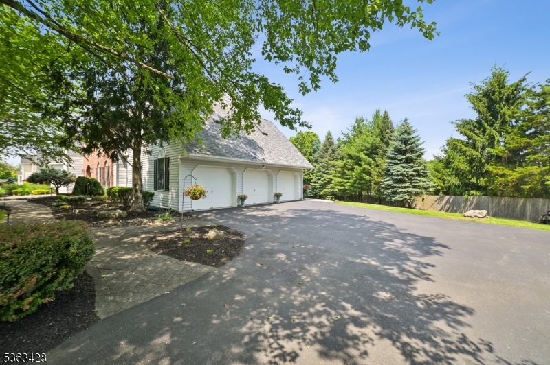 43 Richmond Hill Dr