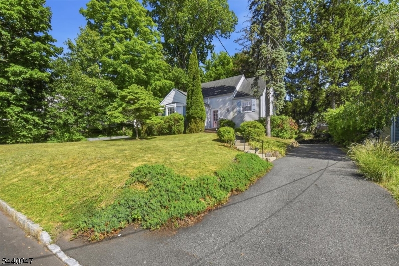 112 Fairview Ave