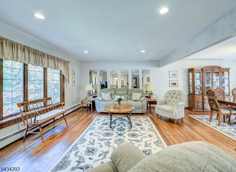 8 Edward Cir