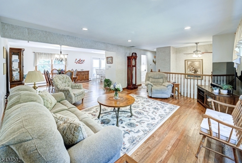 8 Edward Cir