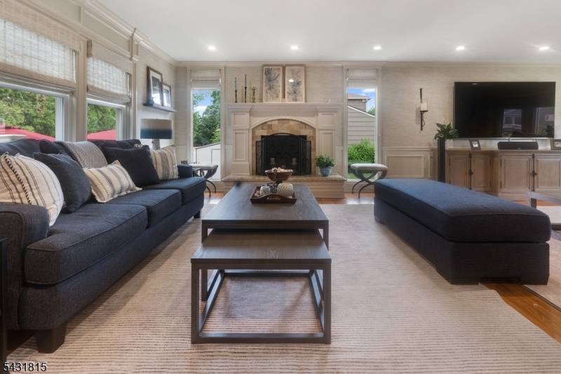 16 Trinity Pl